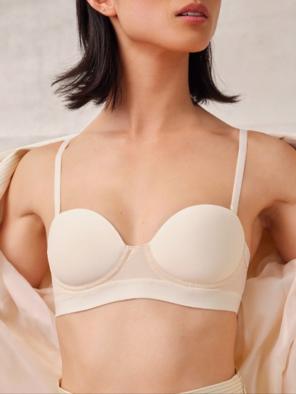 NWOT PEPPER Multiway Strapless Bra 38A Cream No Gaps Stay Put Comfy Neutral